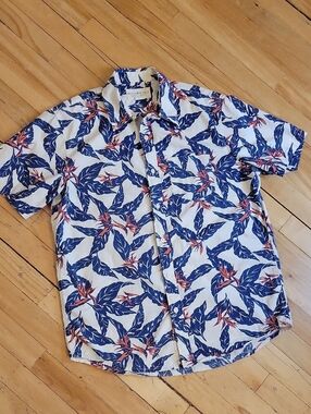 Ralph Lauren Short-Sleeve Button-Up Shirt in White with Blue & Coral Leaf Print
